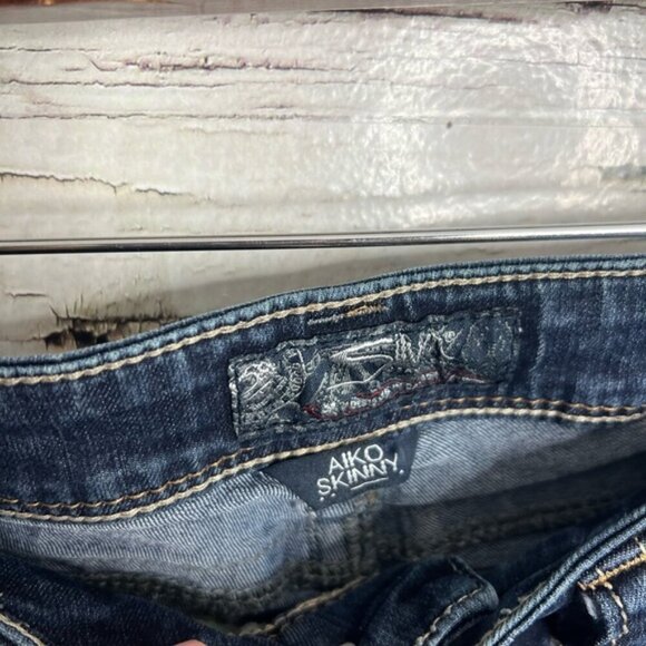 Silver Jeans Aiko Skinny  Women's Size 28 - Picture 4 of 8